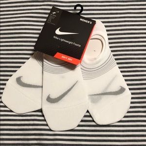 women's nike socks no show